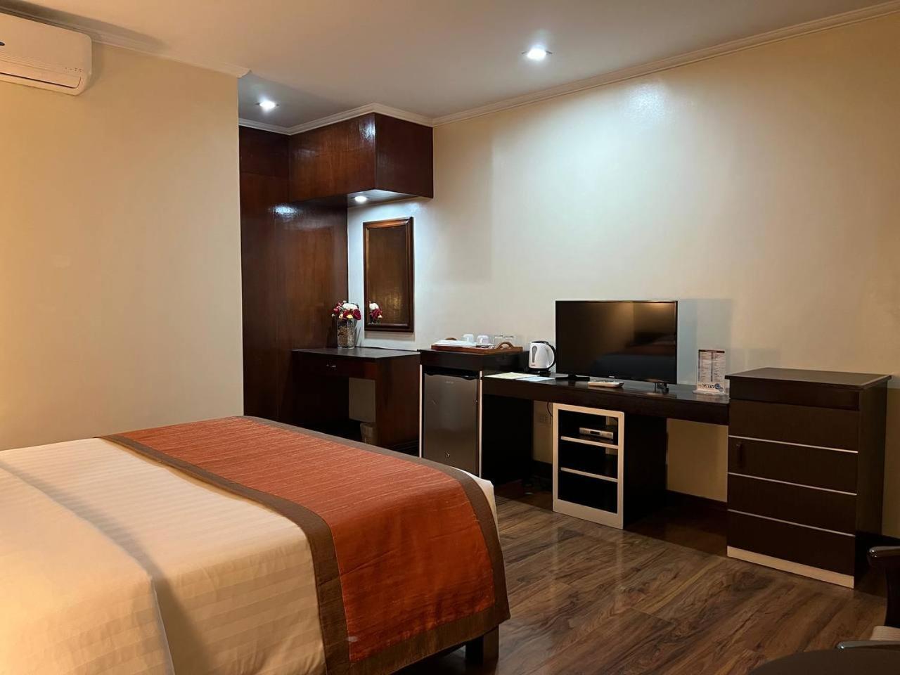 Subic Residencias Olongapo Exterior foto
