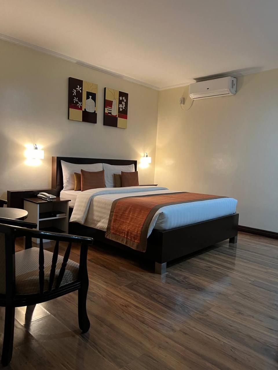 Subic Residencias Olongapo Exterior foto