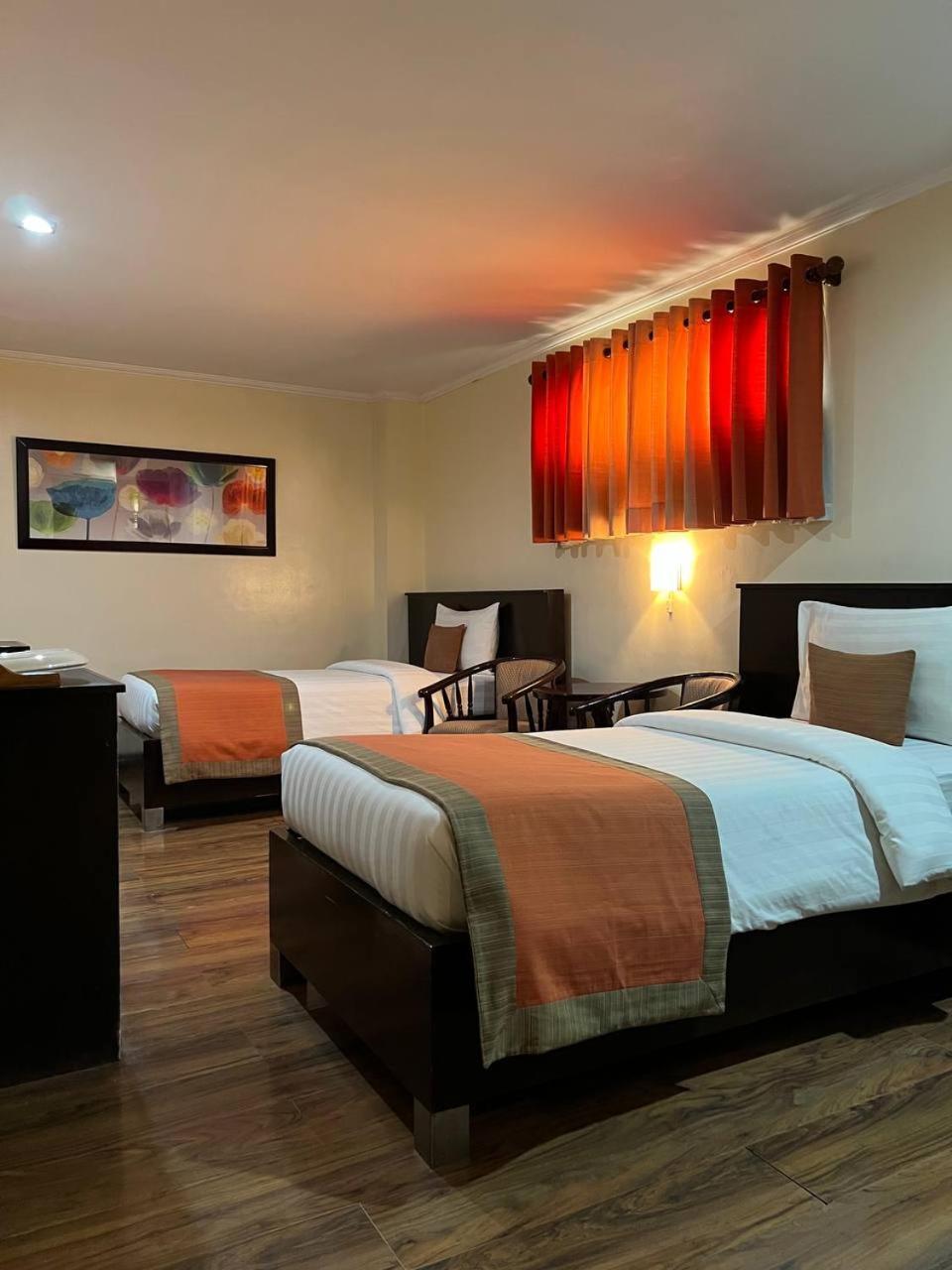 Subic Residencias Olongapo Exterior foto