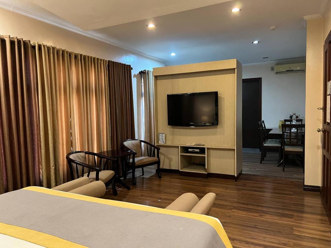 Subic Residencias Olongapo Exterior foto