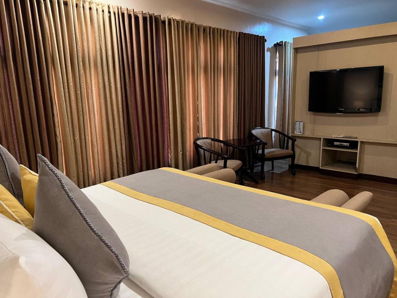 Subic Residencias Olongapo Exterior foto
