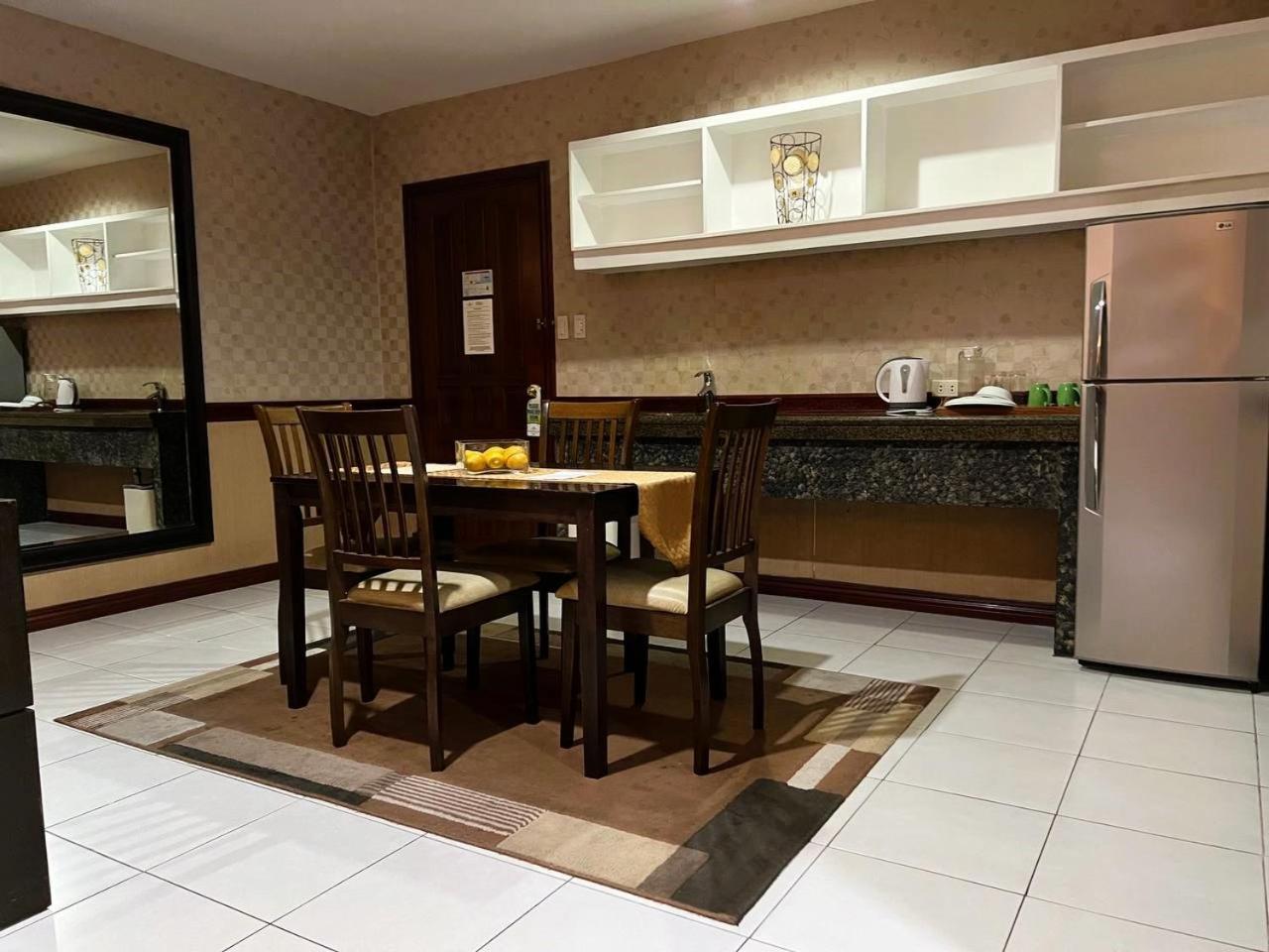 Subic Residencias Olongapo Exterior foto