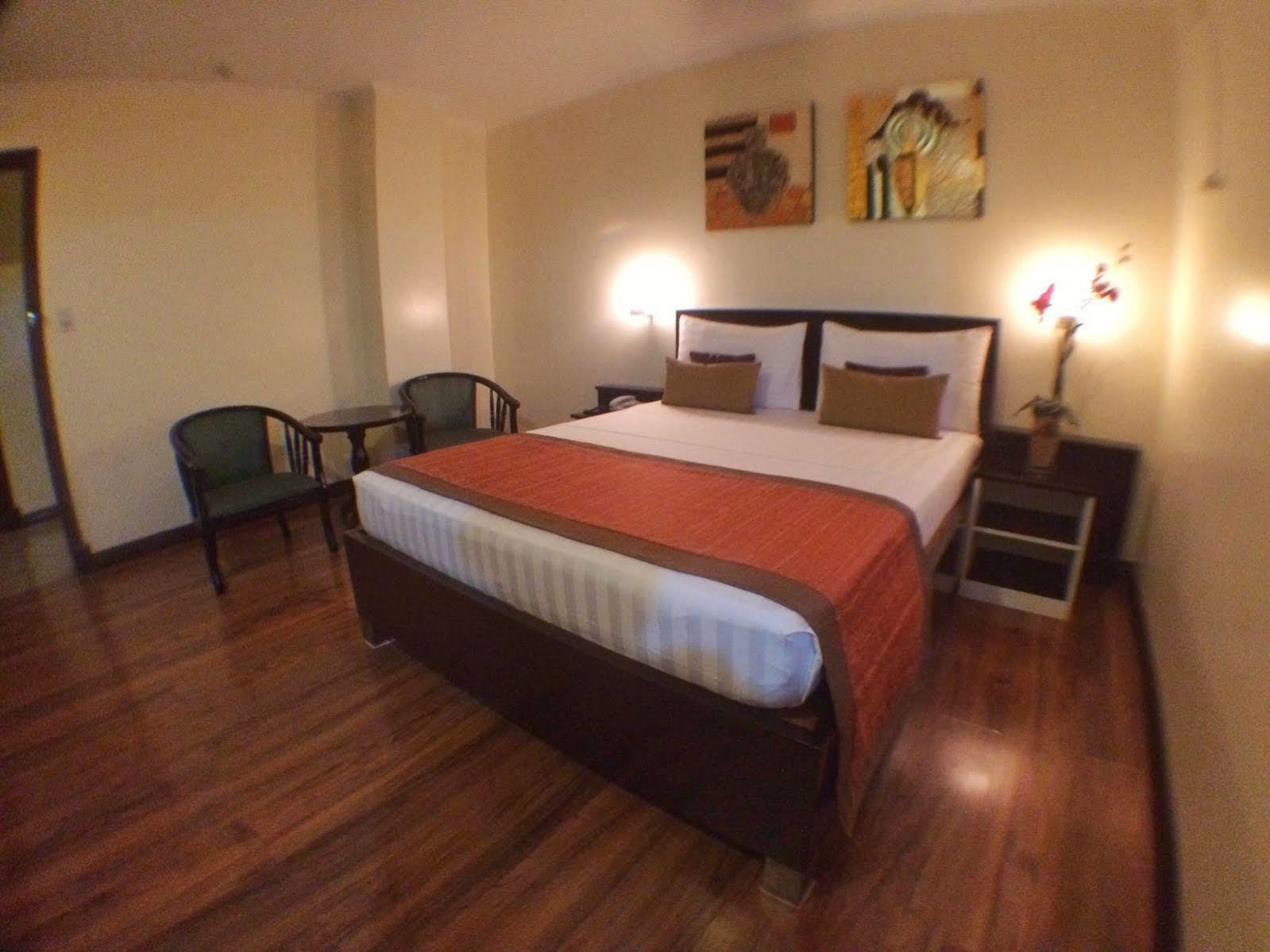 Subic Residencias Olongapo Exterior foto