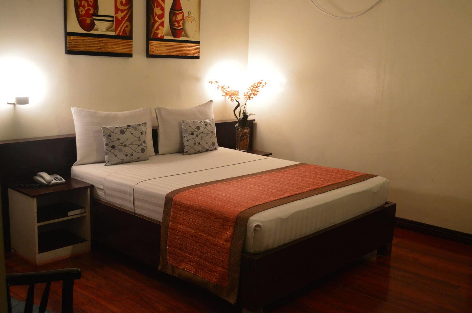 Subic Residencias Olongapo Exterior foto