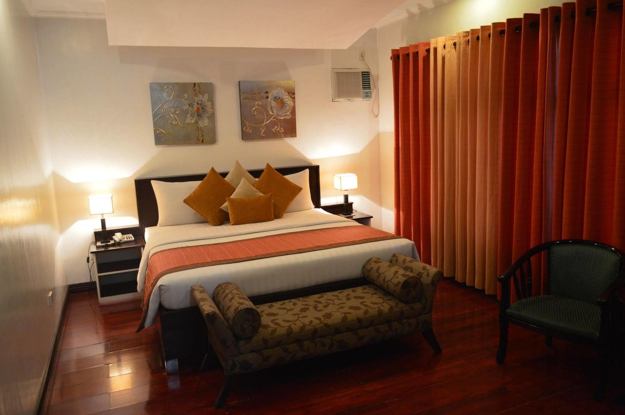 Subic Residencias Olongapo Exterior foto