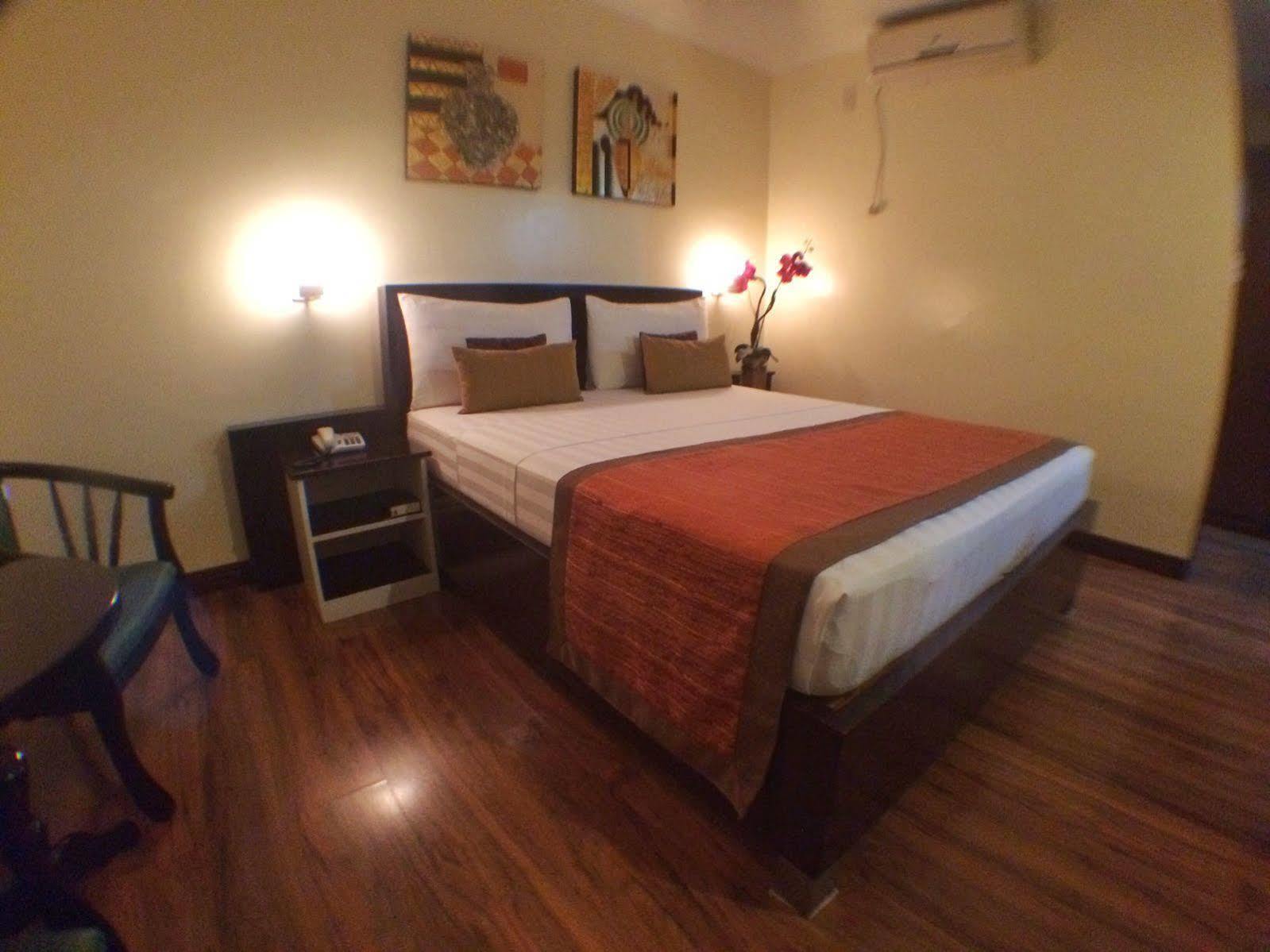Subic Residencias Olongapo Exterior foto